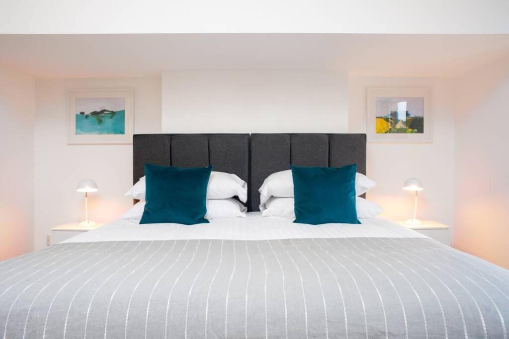 Clifton Jewel - 4 Bed Townhouse With Parking. Mycityhaven Сasa de vacaciones *